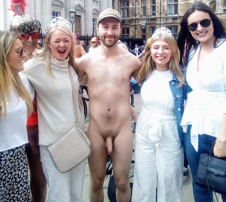 College Girls Delighted By Nude Guy In The Street Cfnm Jungle