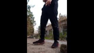 Натурал жестко чморит воображаемого гея в заброшке и кончает на него